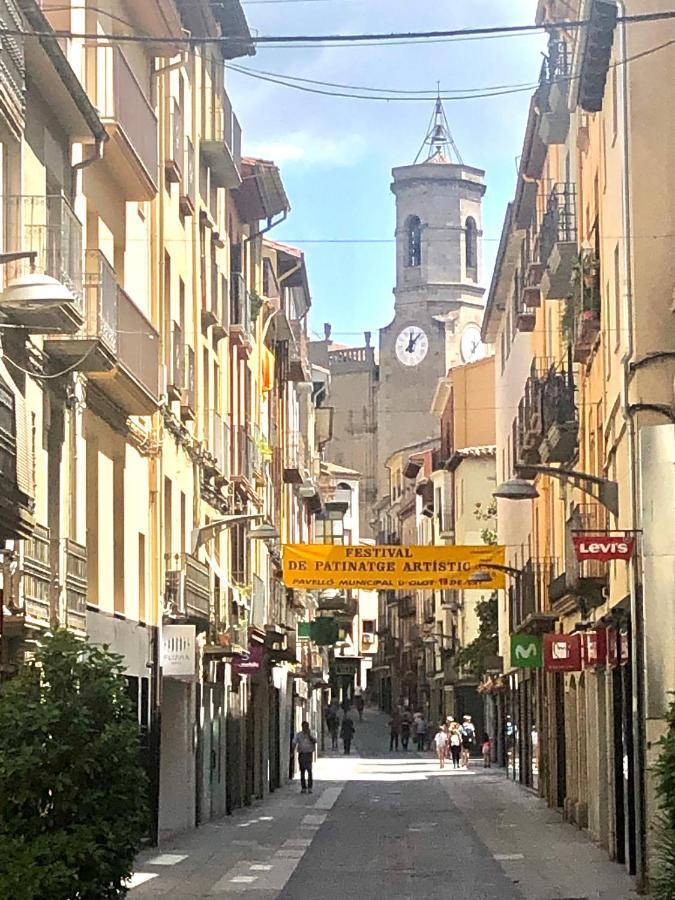 Precioso Piso En El Centro Neuralgico De Olot Daire Dış mekan fotoğraf